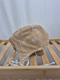 Oboustranná vázací čepička Biošatník 68/74 (42cm)