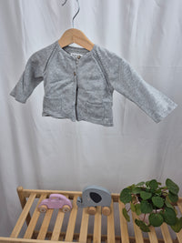 Šedý propínací svetřík Zara 74