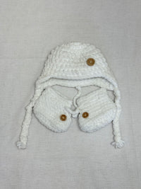 Set kojenecké bílé pletené čepičky a botiček Handmade with love 1-3m