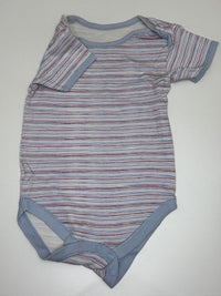 Pruhované body s krátkým rukávem 92