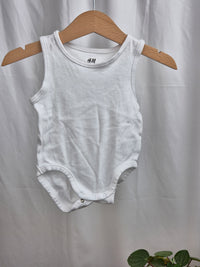 Bílé tílkové body H&M 74