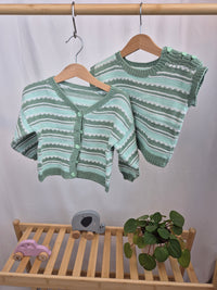 Set pleteného propínacího svetru a vestičky 80/86