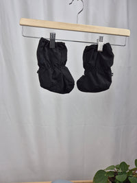 Čierne softshellové capáčky do kočíka s vnútorným chĺpkom 18,5/19,5 ( 12cm)