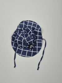 Kostkovaný klobouček s ochranou krku Rockino 74/80  (48cm)