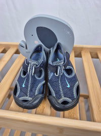 Sandály Nike 23