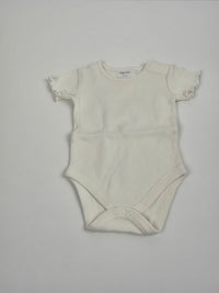 Bílé body F&F 74