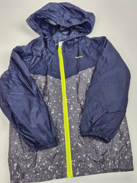 Lehká turistická bunda Quechua 96/102