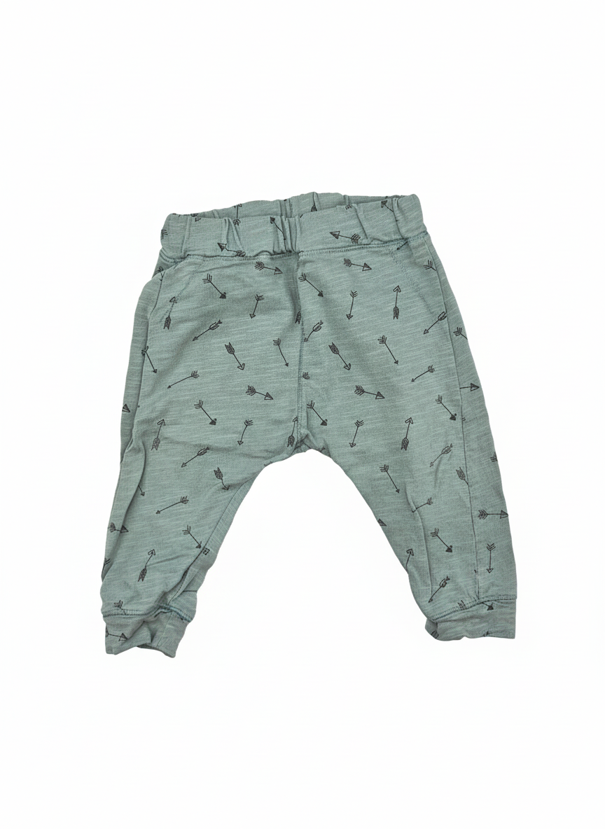 Tepláky Lindex 74 – AI enhanced