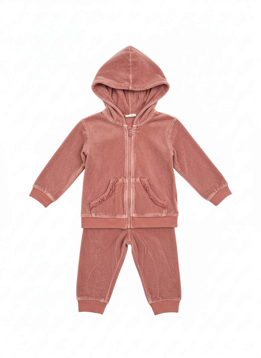 Tepláková souprava H&M 92 – AI enhanced