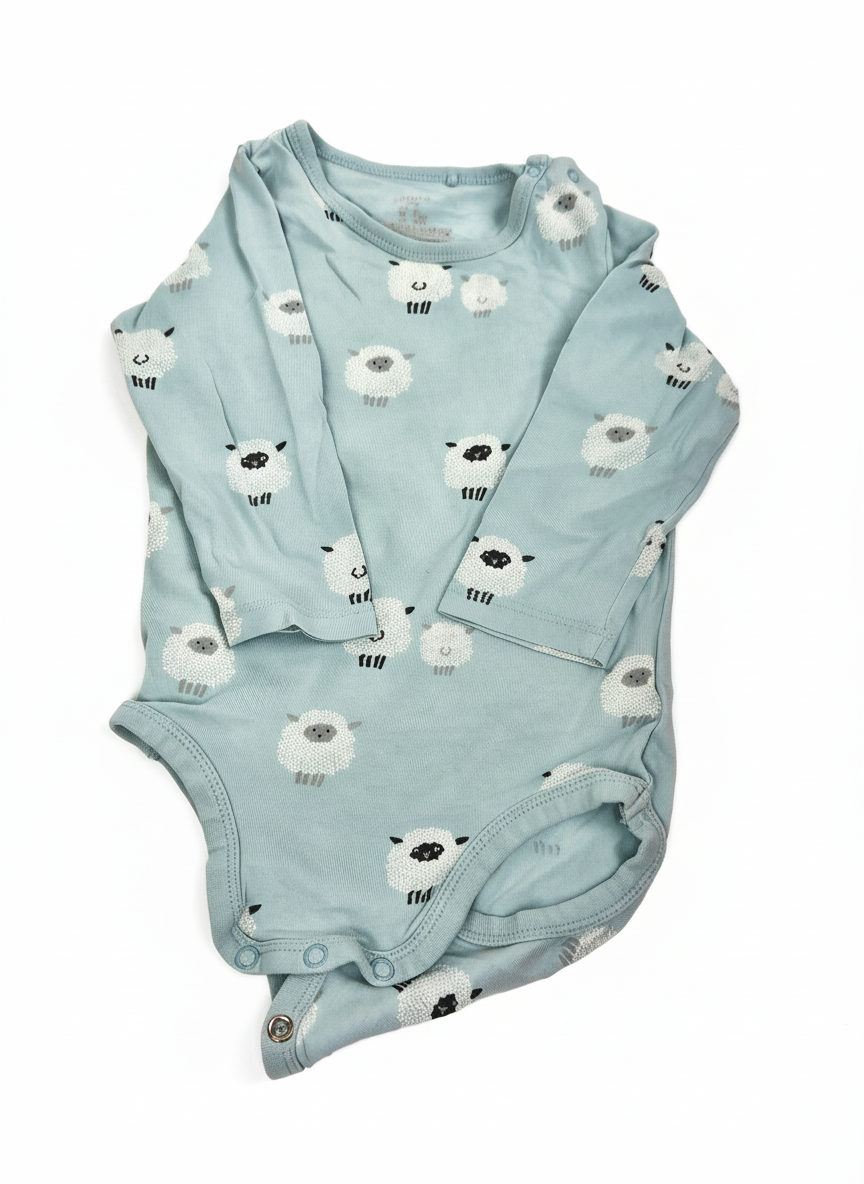 Body ovečky Lindex 80 – AI enhanced