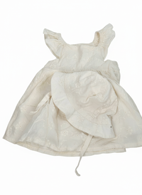 Set šatů a kloboučku z madeiry Kitikate 74 – AI enhanced