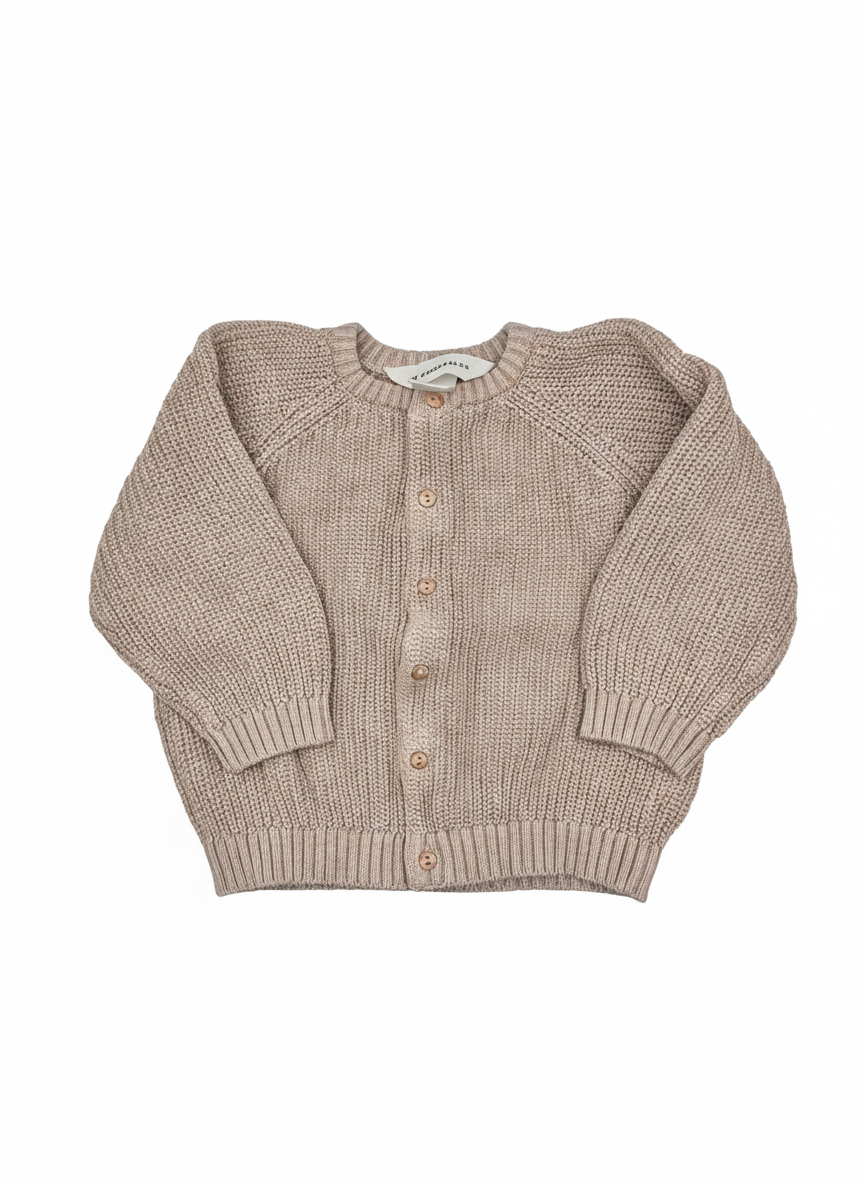 Svetr H&M 92 – AI enhanced