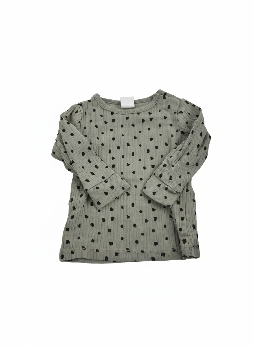 Zelené tričko s dlouhým rukávem H&M 68 – AI enhanced