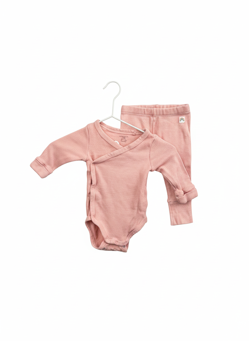 Komplet body a legín Lindex 56 – AI enhanced